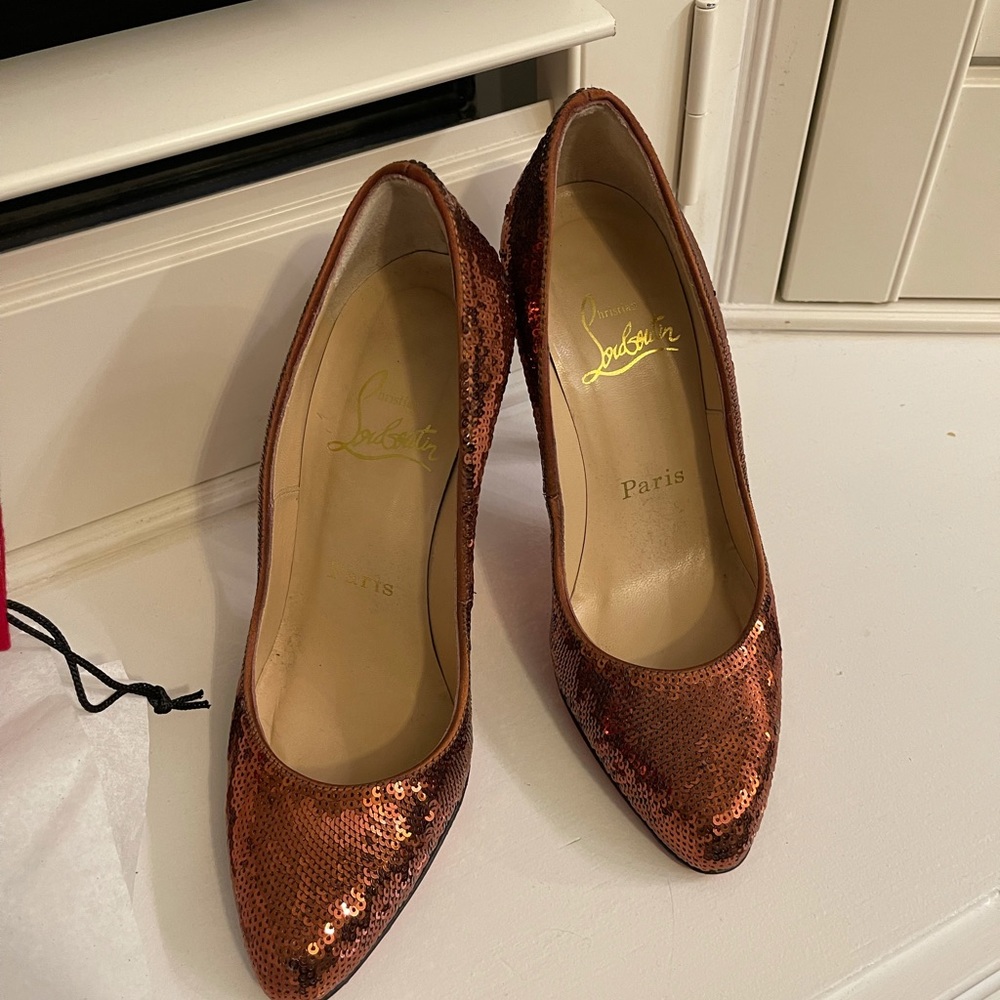 Gorgeous to die for …Christian Louboutin pumps !!  Copper size 36.5 perfect!